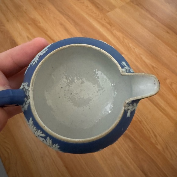 Small Antique Wedgewood - Picture 5 of 5